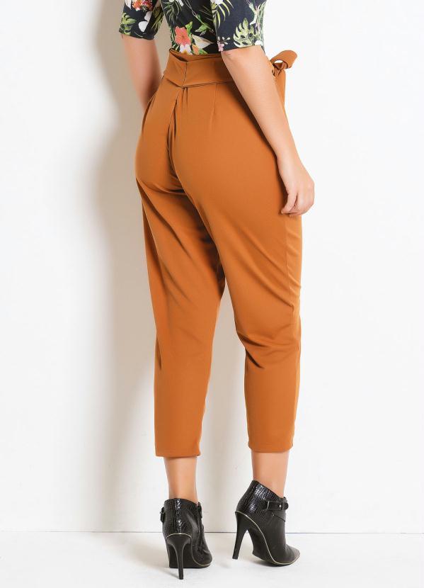 Moda Pop - Calça Capri Caramelo com Amarração 2