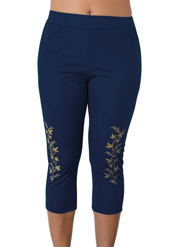 Moda Pop - Calça Corsário Azul com Estampa Localizada 3