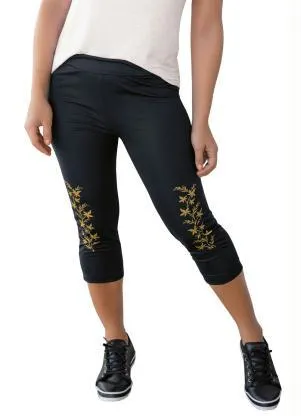 Moda Pop - Calça Corsário Preta com Estampa Localizada - MODA POP