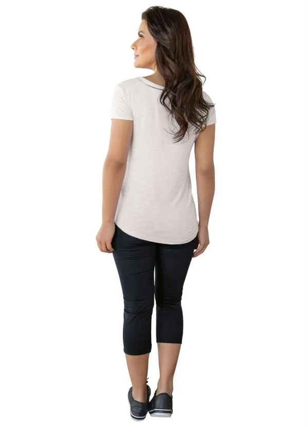 Moda Pop - Calça Corsário Preta com Estampa Localizada 4