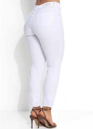 Sawary Jeans - Calça Cropped Branca Sawary com Barra Desfiada - SAWARY JEANS