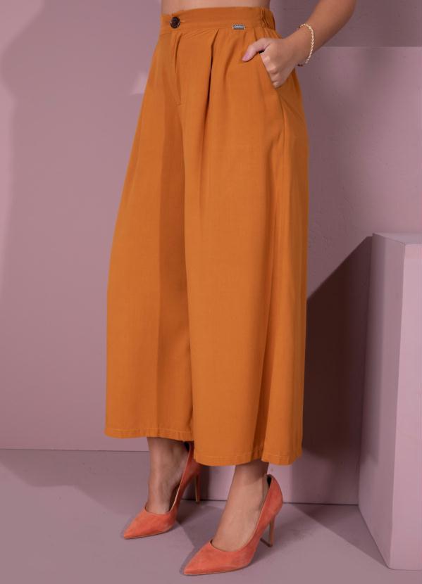 Quintess - Calça Marrom Ampla com Bolsos Funcionais 5