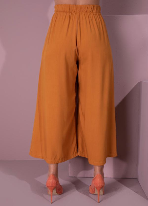 Quintess - Calça Marrom Ampla com Bolsos Funcionais 6