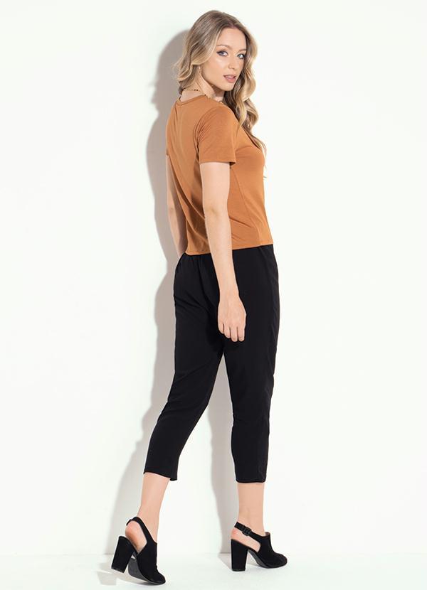 Quintess - Calça Preta com Ilhóses na Cintura 4