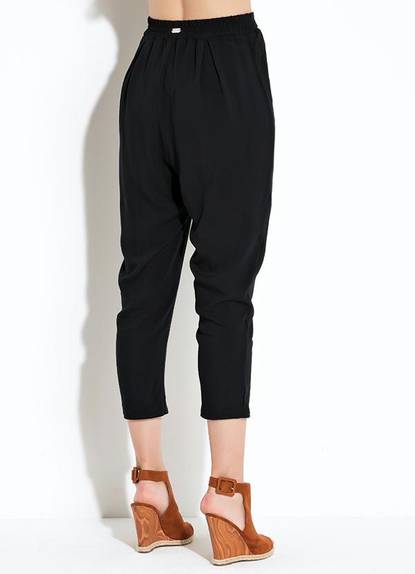 Quintess - Calça Preta com Ilhóses na Cintura 6