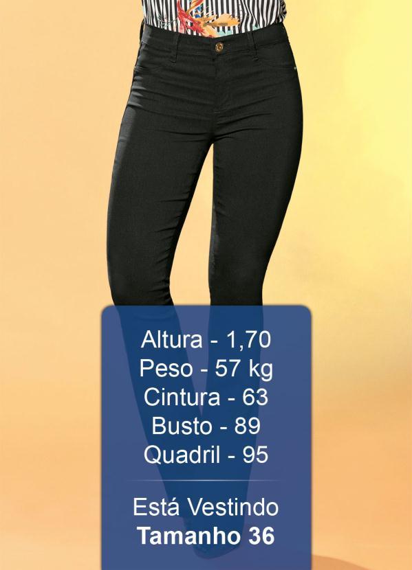 Sawary Jeans - Calça Boot Cut Sawary com Bolsos Preta 3