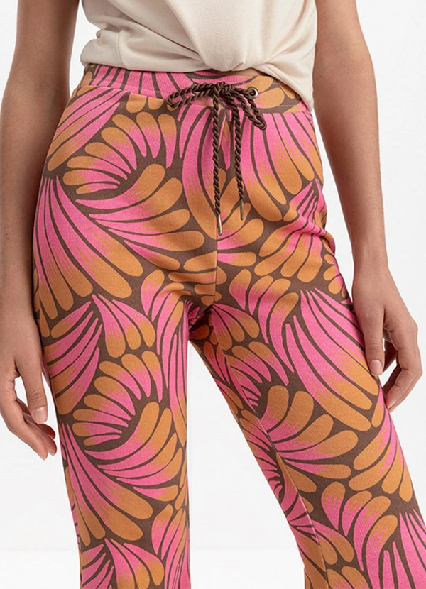 Essendi - Calça Feminina Flare em Moletom Estampada Marrom 5