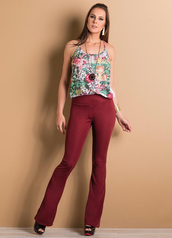 Moda Pop - Calça Flare com Bolsos Costas Bordô 4