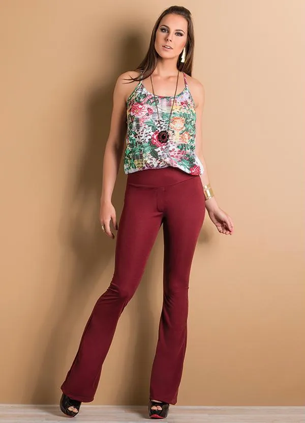 Moda Pop - Calça Flare com Bolsos Costas Bordô 4