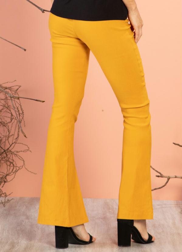 Quintess - Calça Flare Mostarda com Fenda Frontal 2