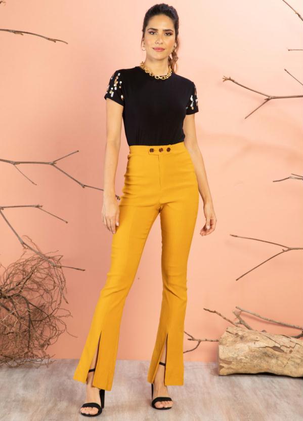 Quintess - Calça Flare Mostarda com Fenda Frontal 3