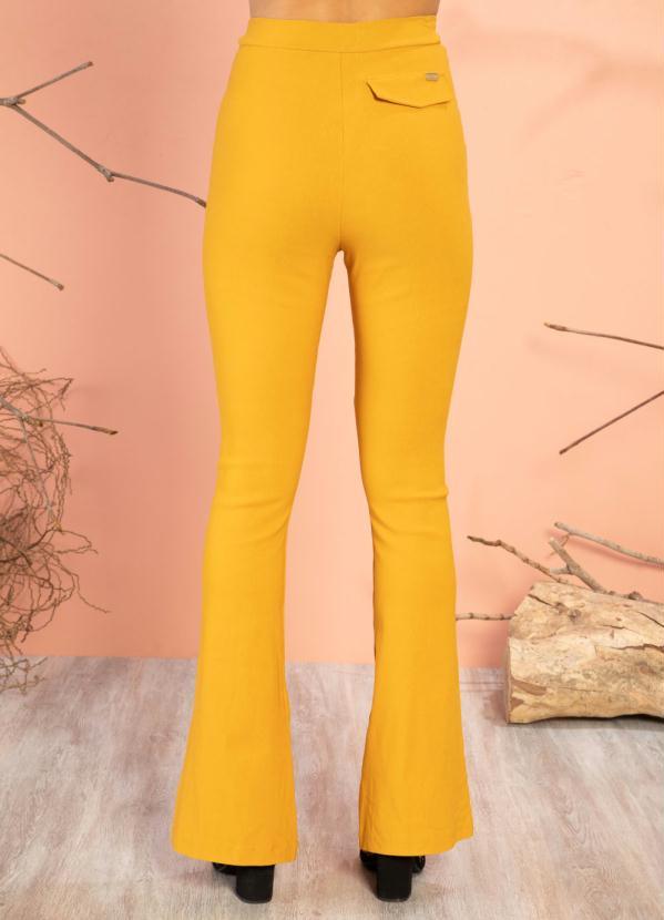 Quintess - Calça Flare Mostarda com Fenda Frontal 6