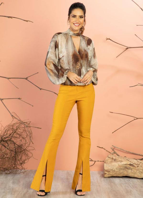 Quintess - Calça Flare Mostarda com Fenda Frontal 7