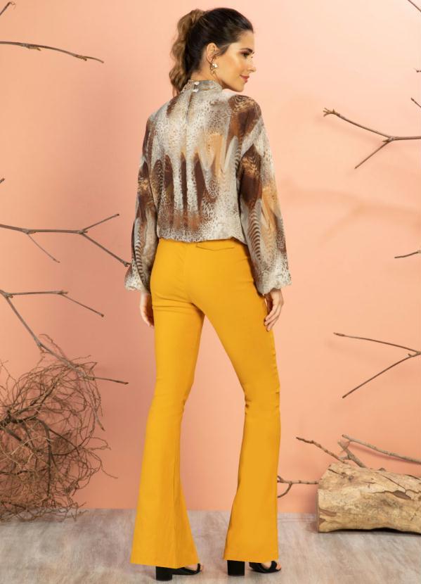 Quintess - Calça Flare Mostarda com Fenda Frontal 8
