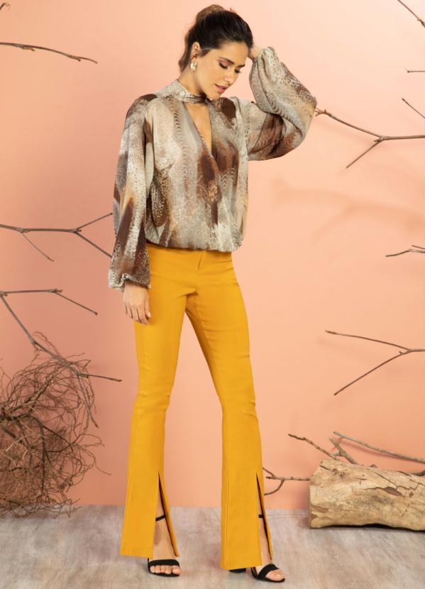 Quintess - Calça Flare Mostarda com Fenda Frontal 9