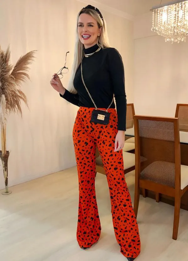 Moda Pop - Calça Onça Laranja Flare com Elástico na Cintura 2