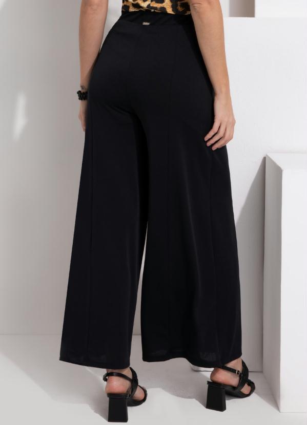 Quintess - Calça Pantacourt Preta Ampla 2