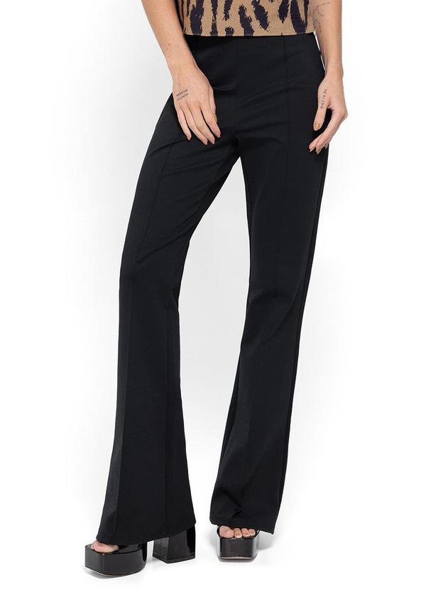 Enfim - Calça Preta Bootcut em Interlock