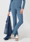 Sofie - Calça Slim Flare em Ribana Preto - variação: Azul