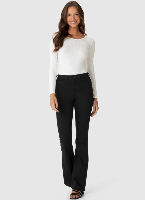 Malwee - Calça Flare Cintura Alta em Sarja Preto 4