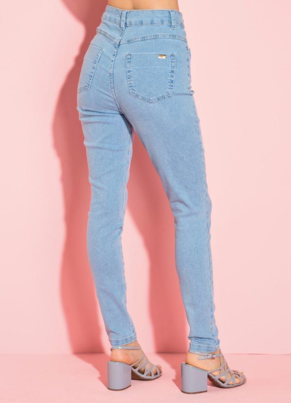 Quintess - Calça Jeans Azul Claro com Recortes 2