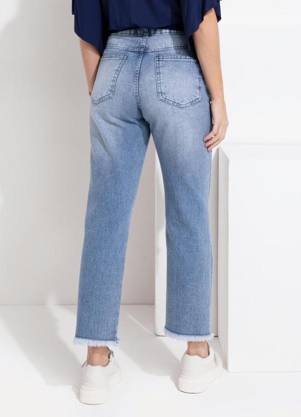 Outlet - Calça Jeans Claro com Bolsos e Rasgados 2