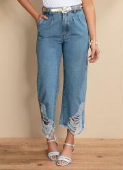 Calça Jeans Claro Pantacourt com Rasgados