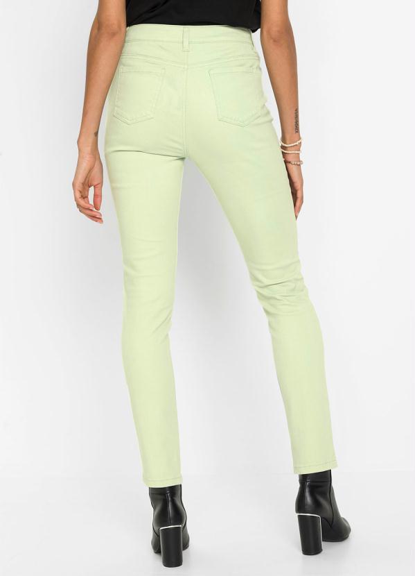 Outlet - Calça Jeans com Bolsos Verde Menta 2