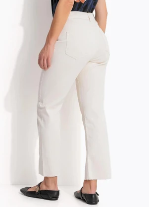 Quintess - Calça Jeans Off White Reta Cintura Alta em Algodão com Bolsos - QUINTESS