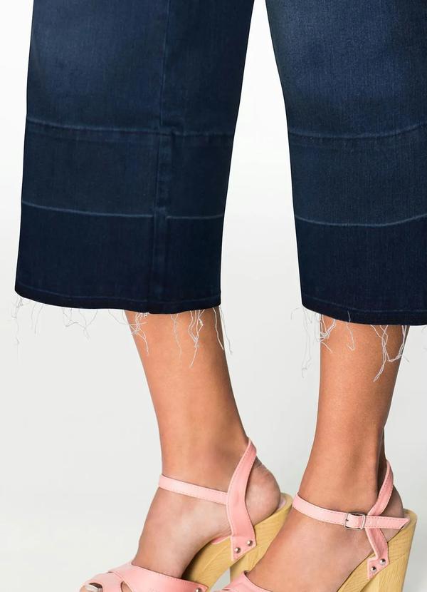 Outlet - Calça Jeans Pantacourt Azul Escuro 3