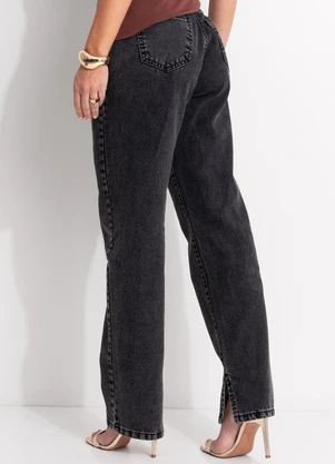Quintess - Calça Mom Jeans Preto em Jeans - QUINTESS
