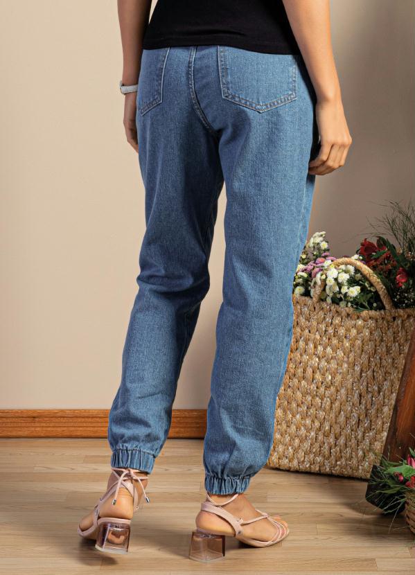 Quintess - Calça Jogger Jeans Médio com Bolsos e Cinto 2