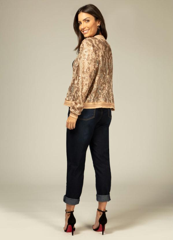 Quintess - Calça Mom Jeans Escura com Pregas na Cintura 4