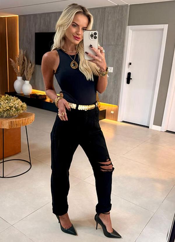 Amo Brand - Calça Mom Jeans Preto 3