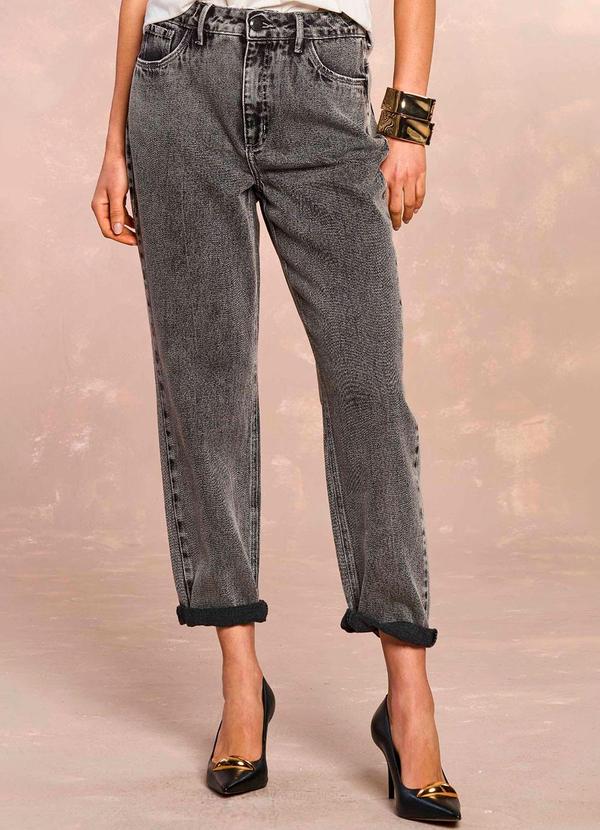 Doce Trama - Calça Mom Lavanda Urban Desire em Denim Preto