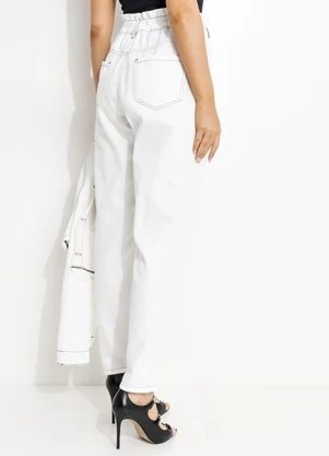 Quintess - Calça Jeans Clochard Off White com Cintura Alta e Costura em Contraste - QUINTESS