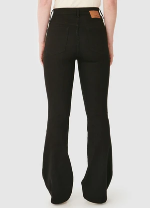 Malwee - Calça Small Flare em Sarja Preto - MALWEE