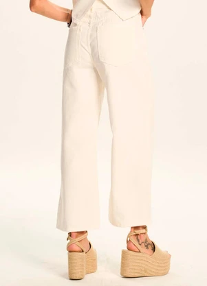Doce Trama - Calça Wide Cropped Sarja Bordado Miragem Branco - DOCE TRAMA