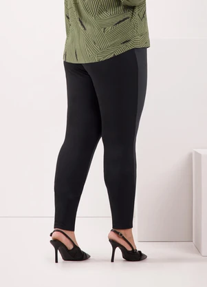 Lunender Mais Mulher - Calça Legging Plus Size em Malha Cirrê Preto - LUNENDER MAIS MULHER