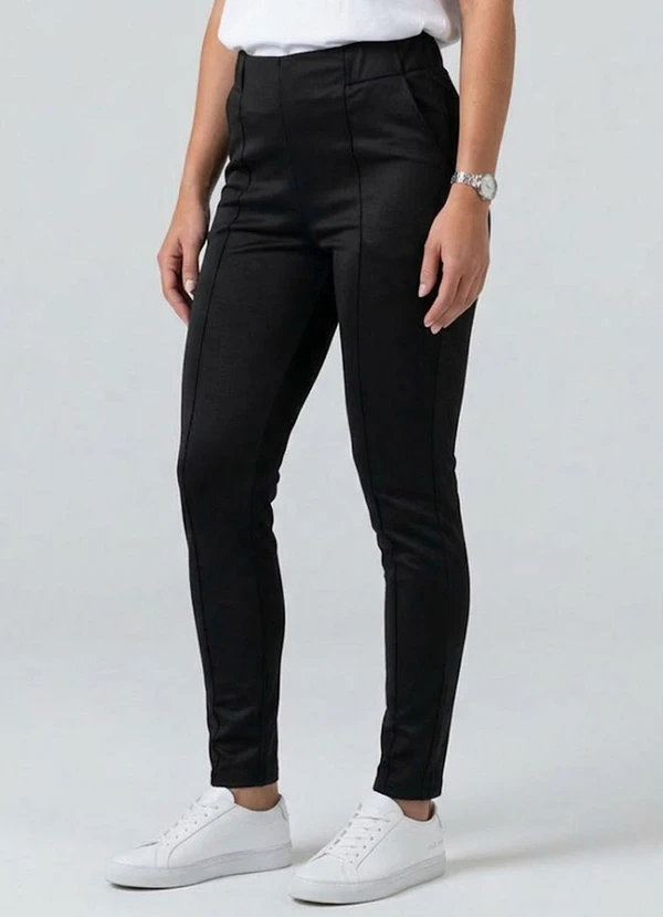 Infinita Cor - Legging Feminina Recorte na Frente Preto