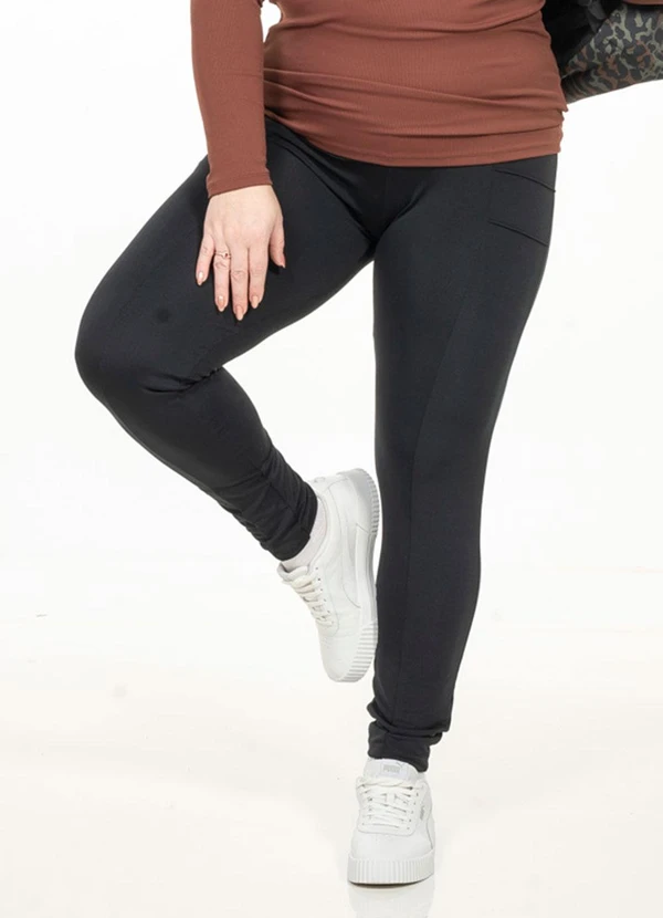 Cobertura - Legging Plus Size com Nervuras Preto