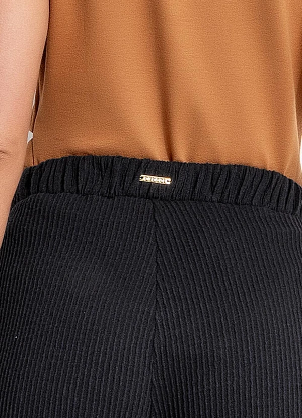 Colcci - Calça Canelada Preto 13