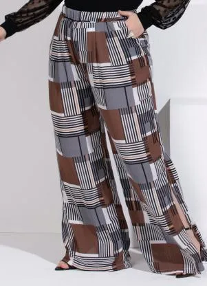Queima Estoque - Calça Geométrica com Bolsos e Fendas - QUEIMA ESTOQUE