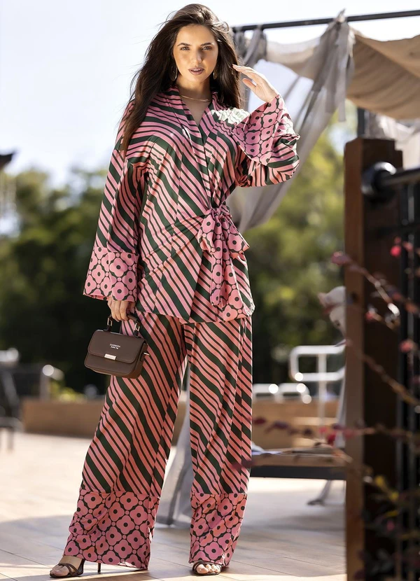 Quintess - Calça Pantalona Listrada em Malha Fria com Cós Elástico 14