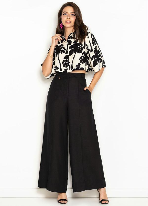 Farm - Calça Pantalona de Viscose Detalhe de Bolso Preta 3