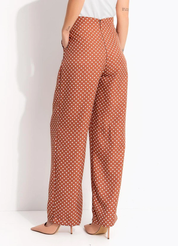 Quintess - Calça Pantalona Poá Marrom em Tecido Maquinetado com Fenda 2