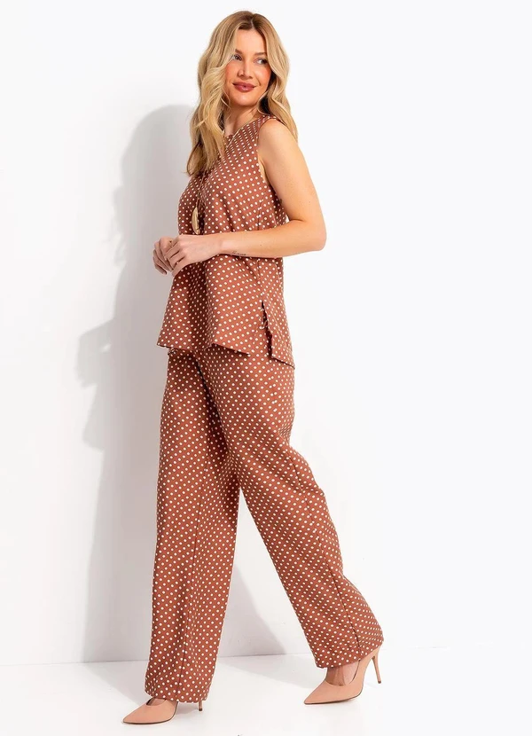 Quintess - Calça Pantalona Poá Marrom em Tecido Maquinetado com Fenda 4