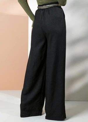 Quintess - Calça Pantalona Preta com Pregas e Bolsos - QUINTESS