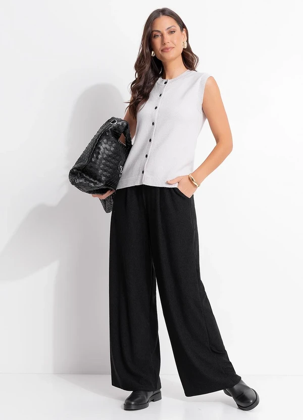 Quintess - Calça Pantalona Preta em Malha Cotelê com Elástico e Bolsos 3