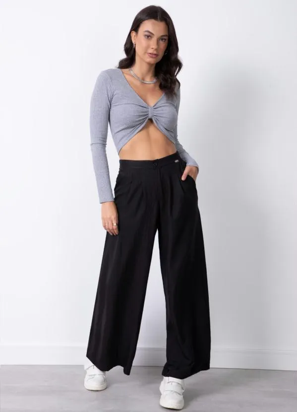 Quintess Calça Pantalona Preta em Tecido Plano com Pregas